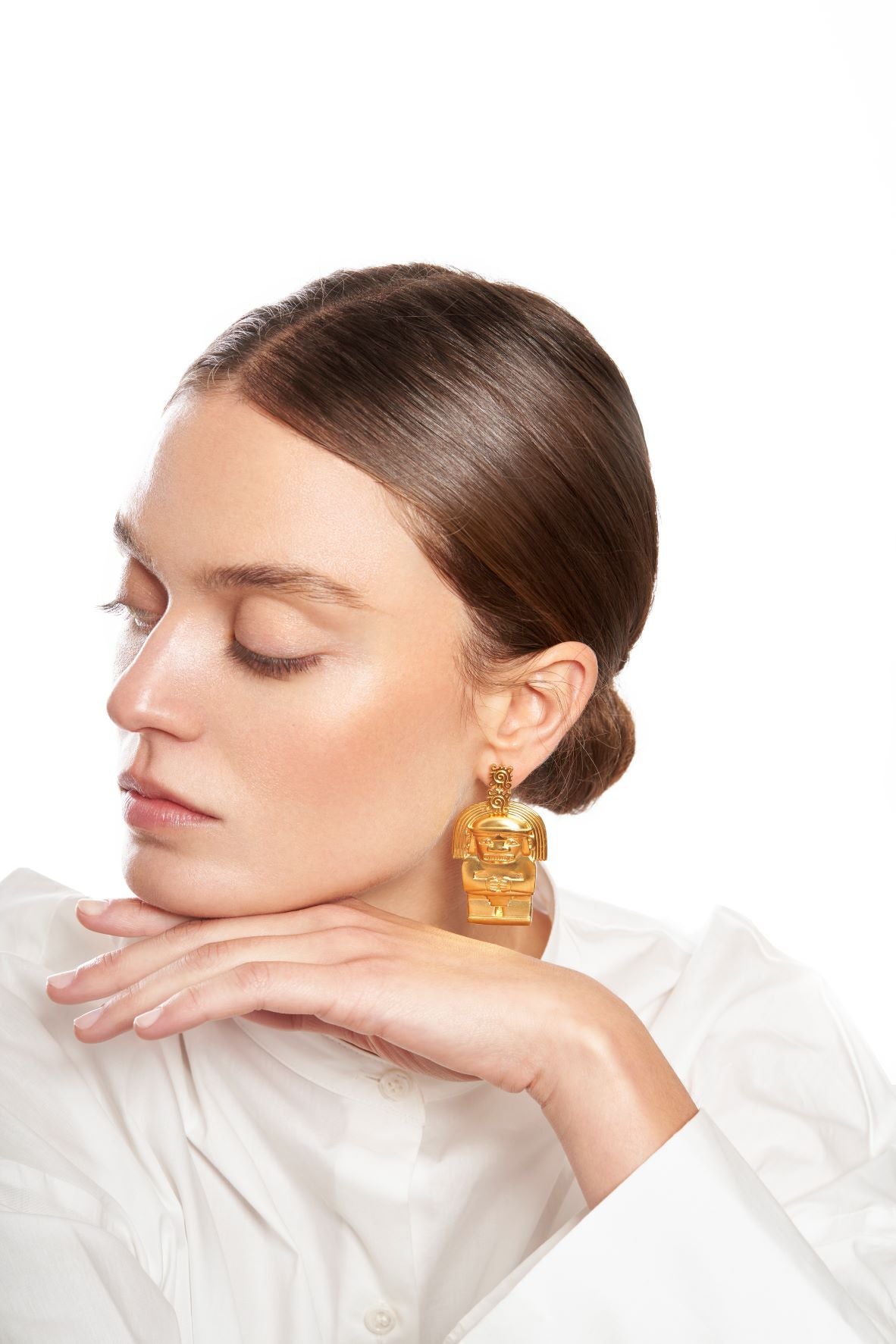 Par de aretes 'CHAPUJ' Cultura Azteca, México Cultura San Agustín, Colombia